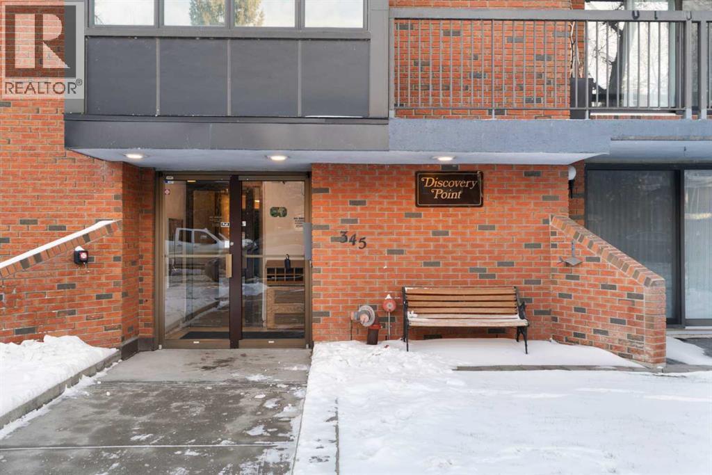 Single Family House for Sale in    Avenue NE Crescent Heights Calgary 