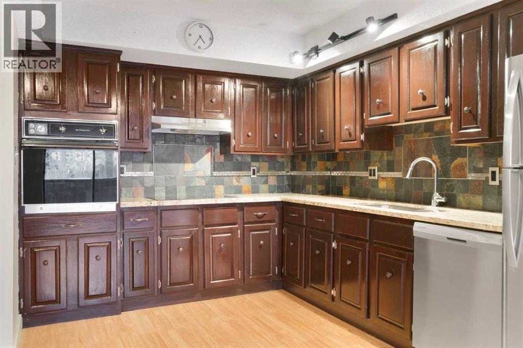 Single Family House for Sale in    Avenue NE Crescent Heights Calgary 