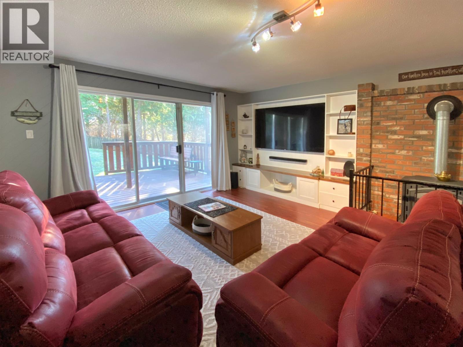 121 CADE PLACE - 12
