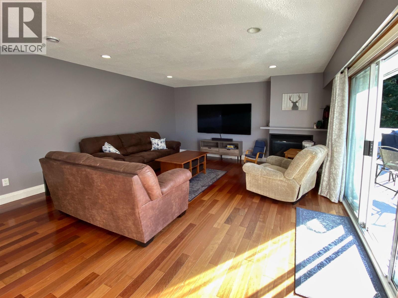 121 CADE PLACE - 8