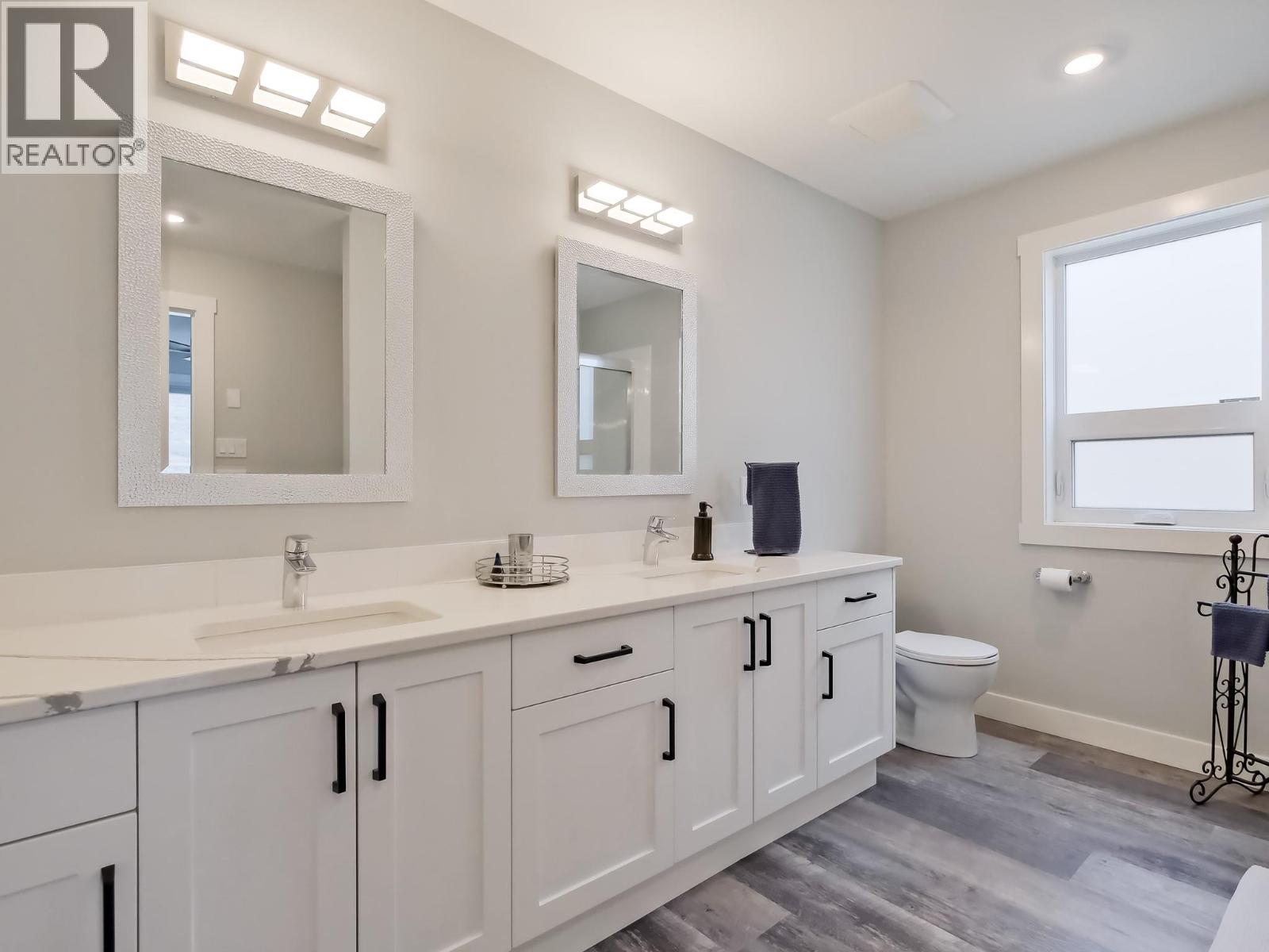 7016 WREN Drive, Osoyoos