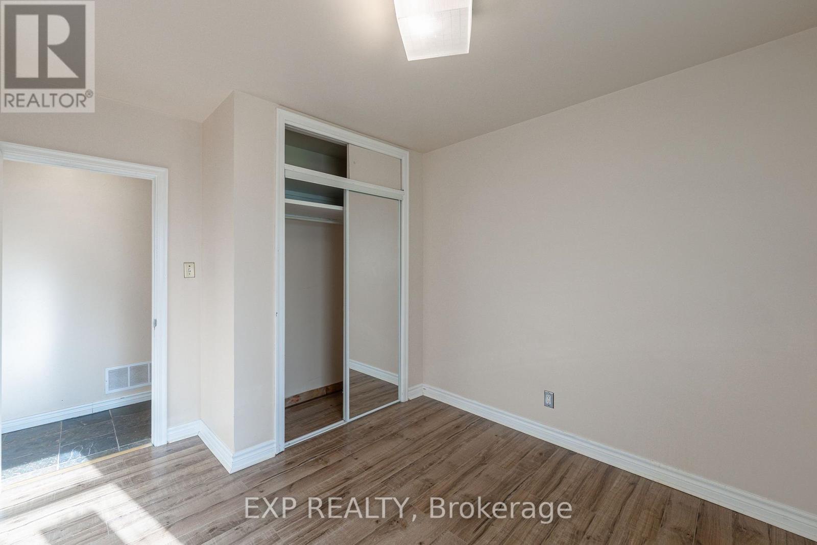 6 ROSEMOUNT DRIVE - 18