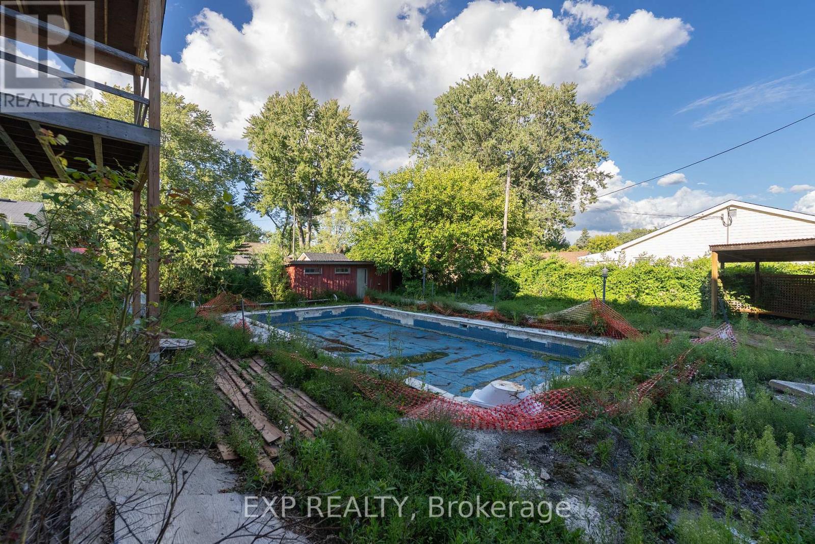 6 ROSEMOUNT DRIVE - 46