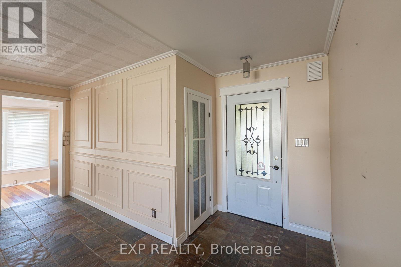 6 ROSEMOUNT DRIVE - 7