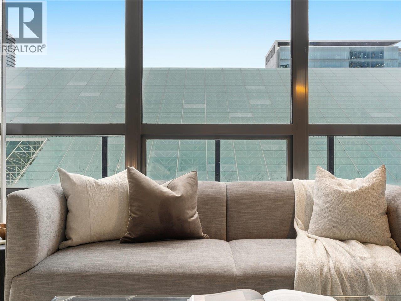 503 933 HORNBY STREET