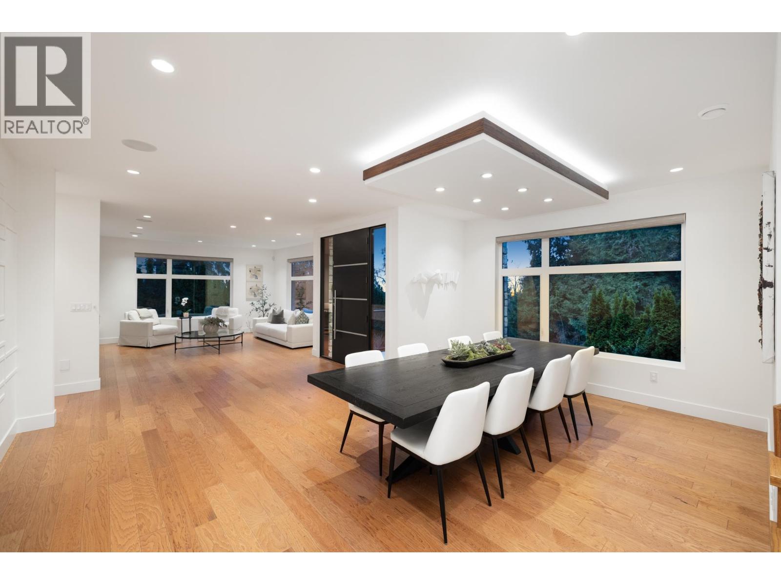 2902 ST. ANDREWS AVENUE, North Vancouver