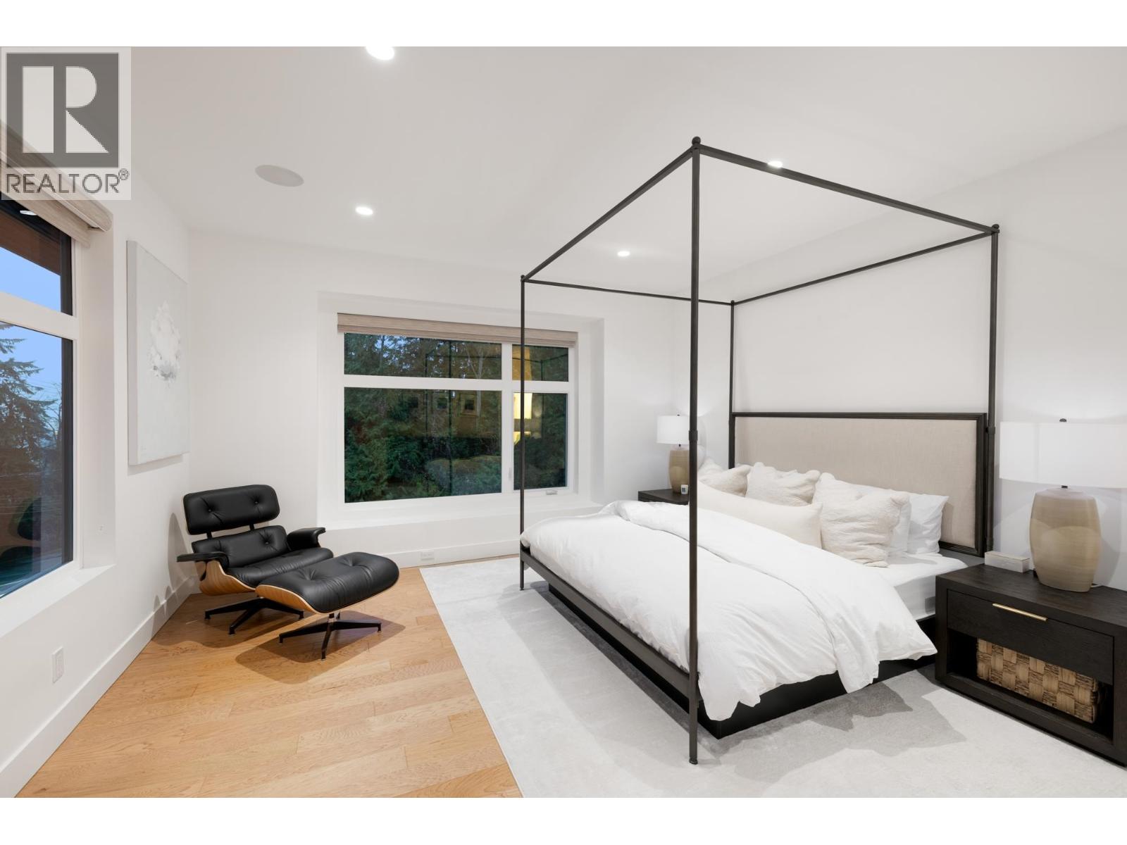 2902 ST. ANDREWS AVENUE, North Vancouver