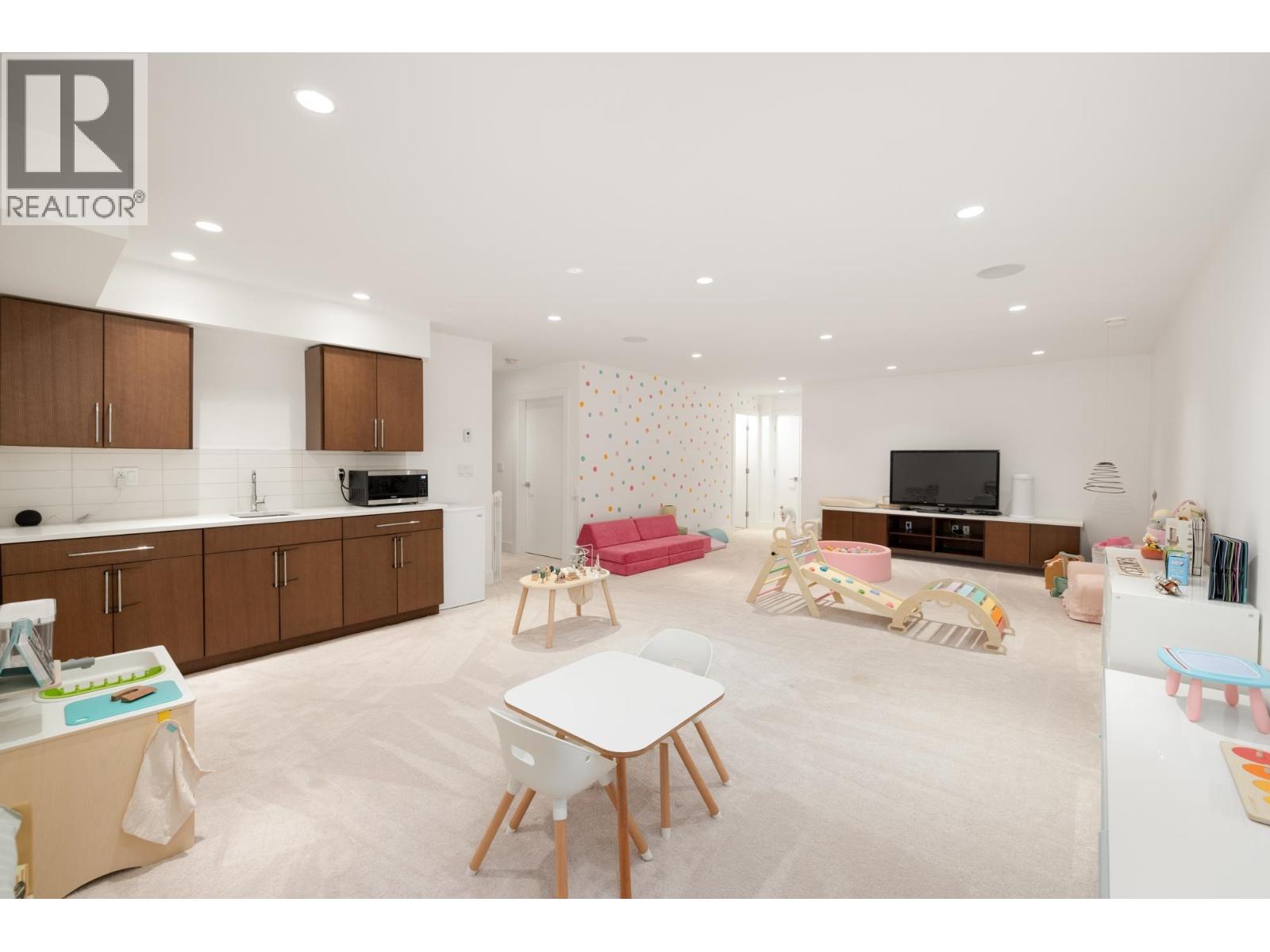 2902 ST. ANDREWS AVENUE, North Vancouver