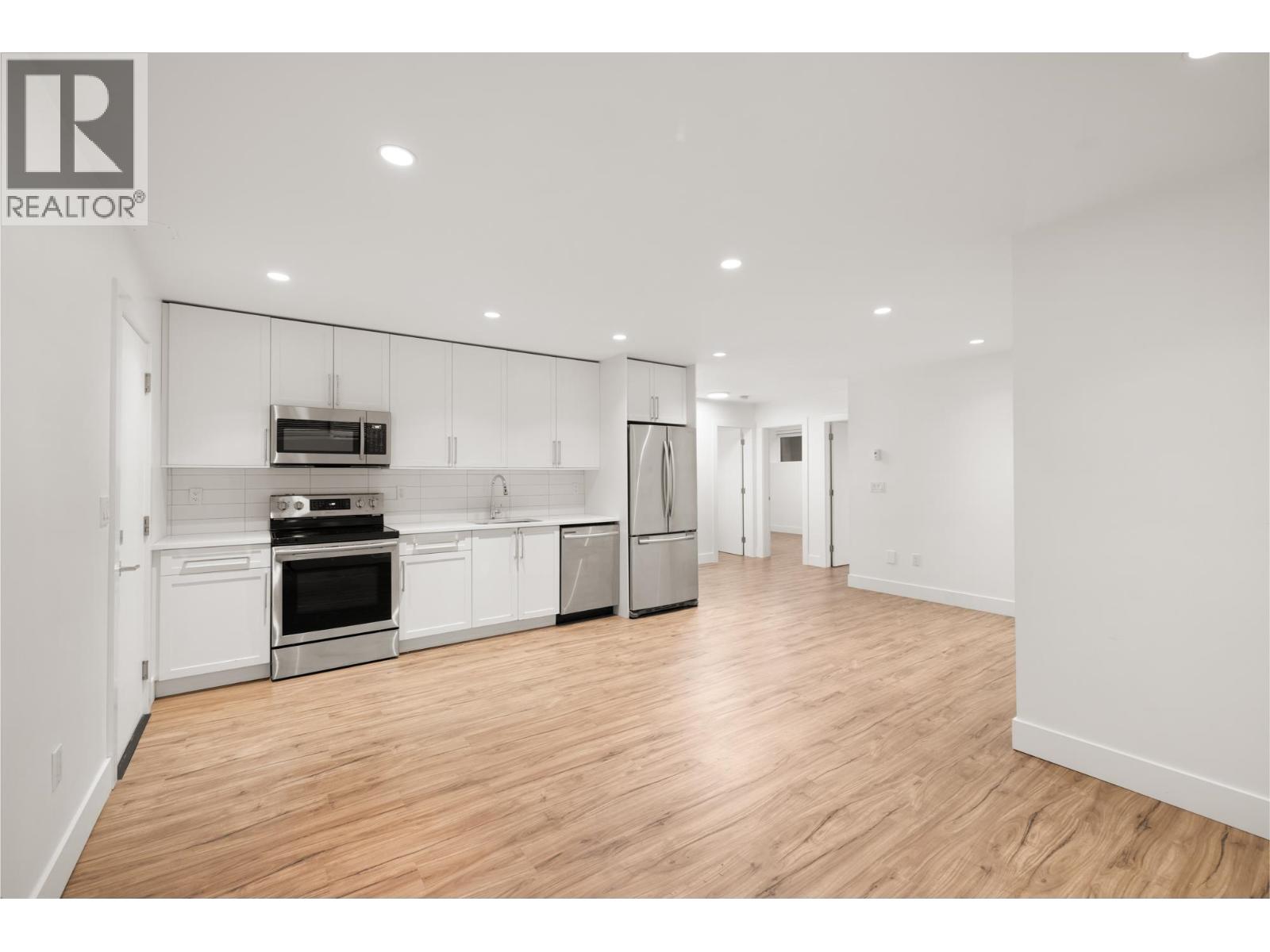 2902 ST. ANDREWS AVENUE, North Vancouver