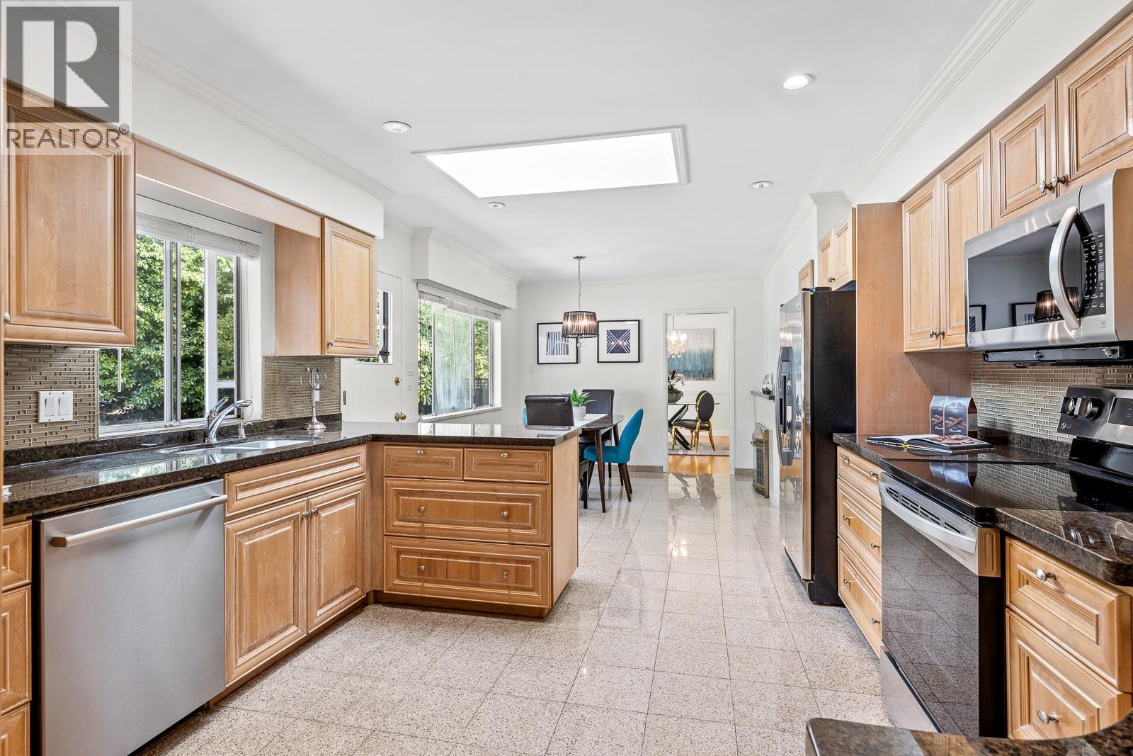 1211 CHARTWELL DRIVE, West Vancouver