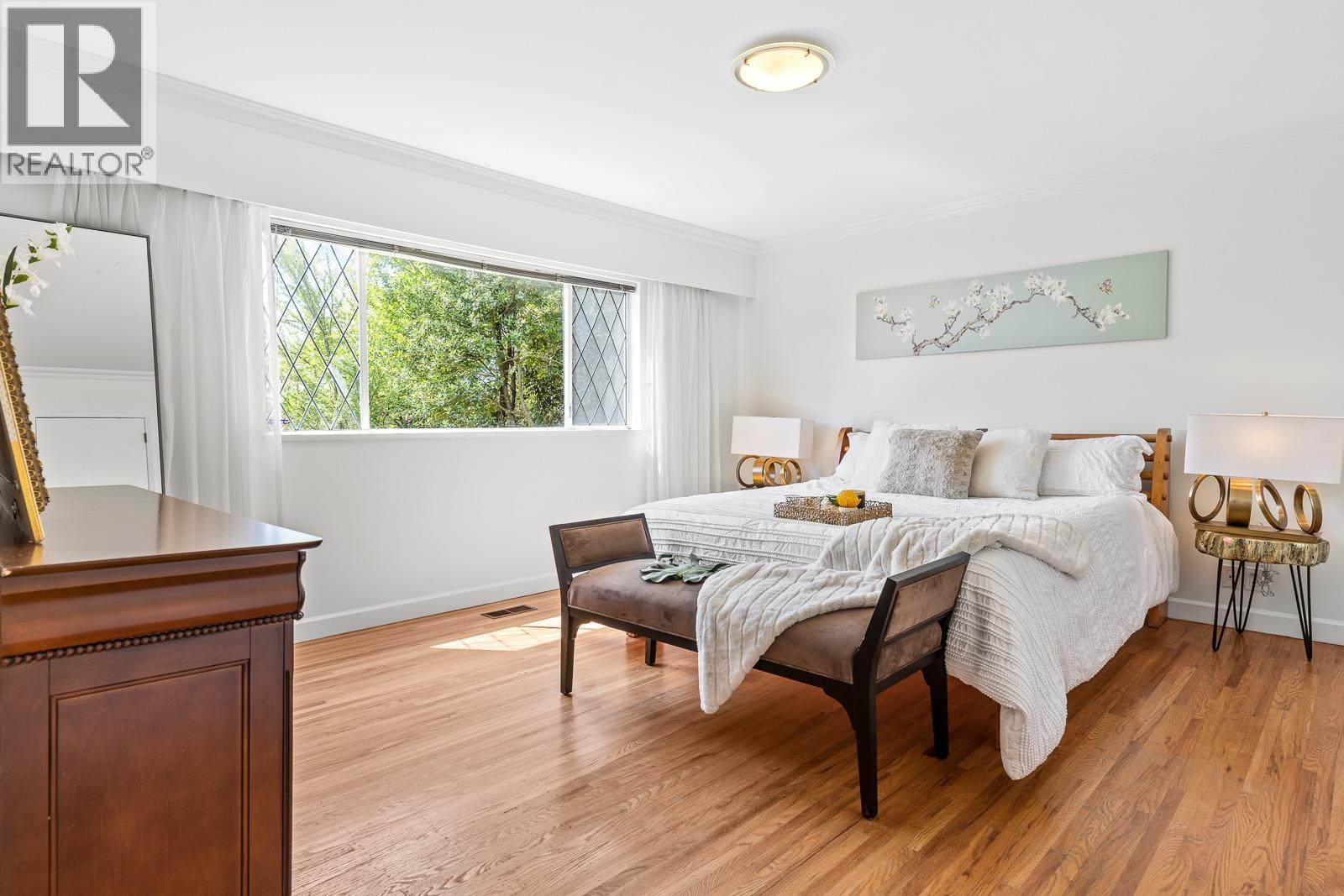 1211 CHARTWELL DRIVE, West Vancouver