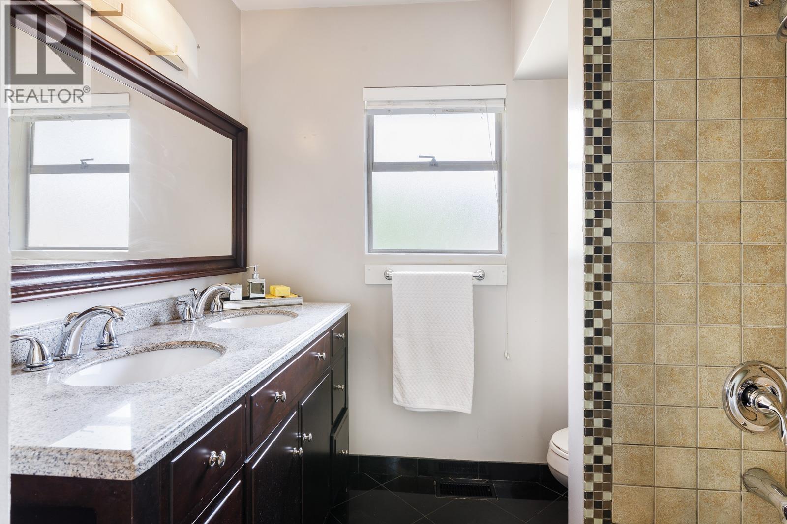 1211 CHARTWELL DRIVE, West Vancouver