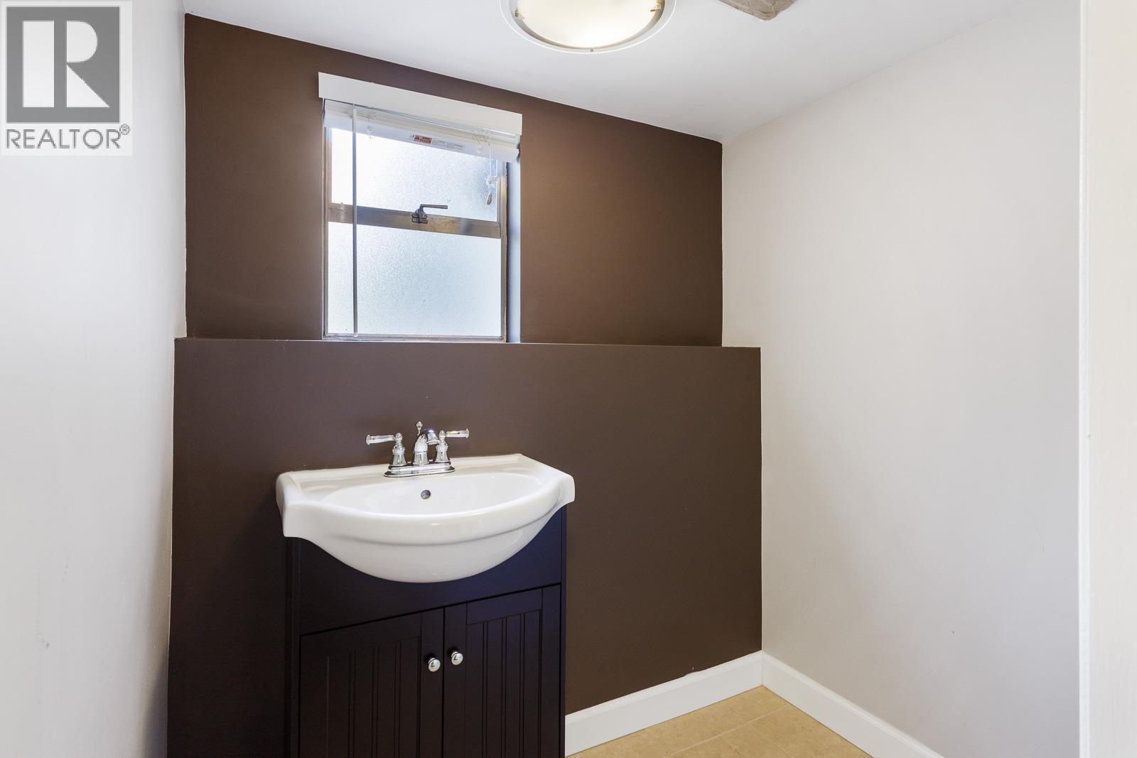 1211 CHARTWELL DRIVE, West Vancouver