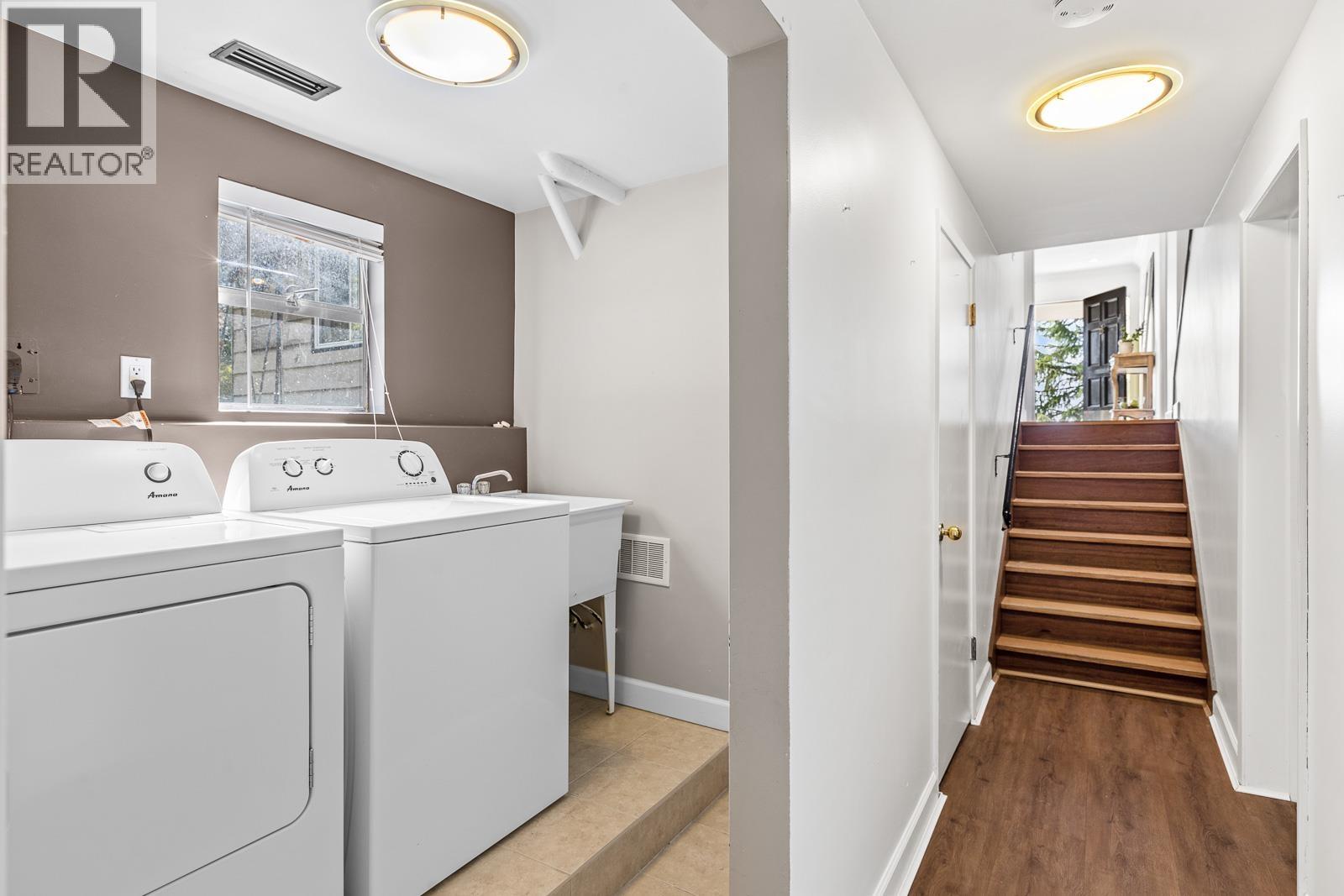 1211 CHARTWELL DRIVE, West Vancouver