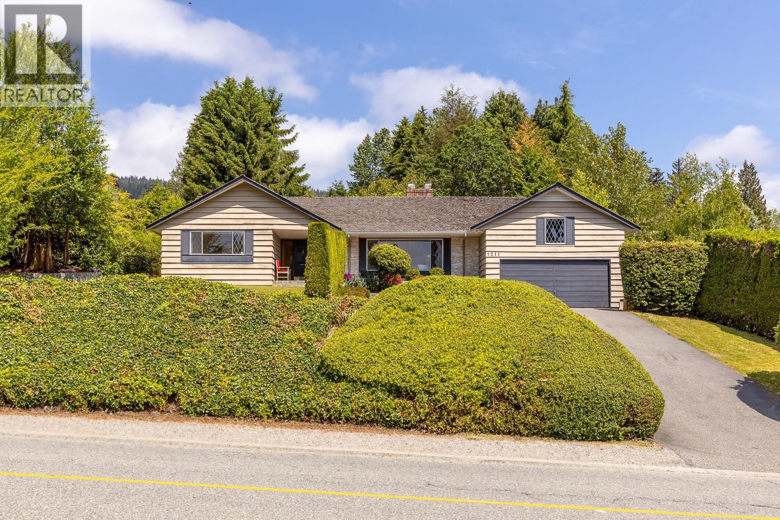 1211 CHARTWELL DRIVE, West Vancouver
