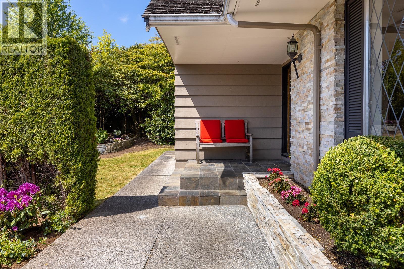 1211 CHARTWELL DRIVE, West Vancouver