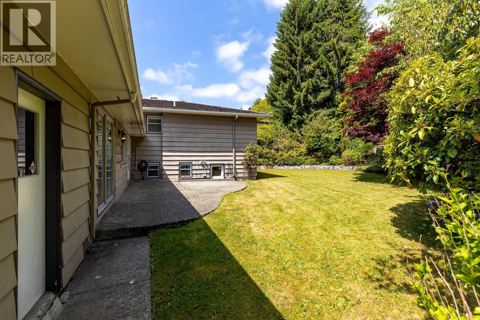 1211 CHARTWELL DRIVE, West Vancouver