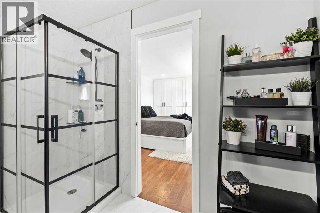 Single Family House for Sale in  Millbank Drive SW Millrise Calgary 