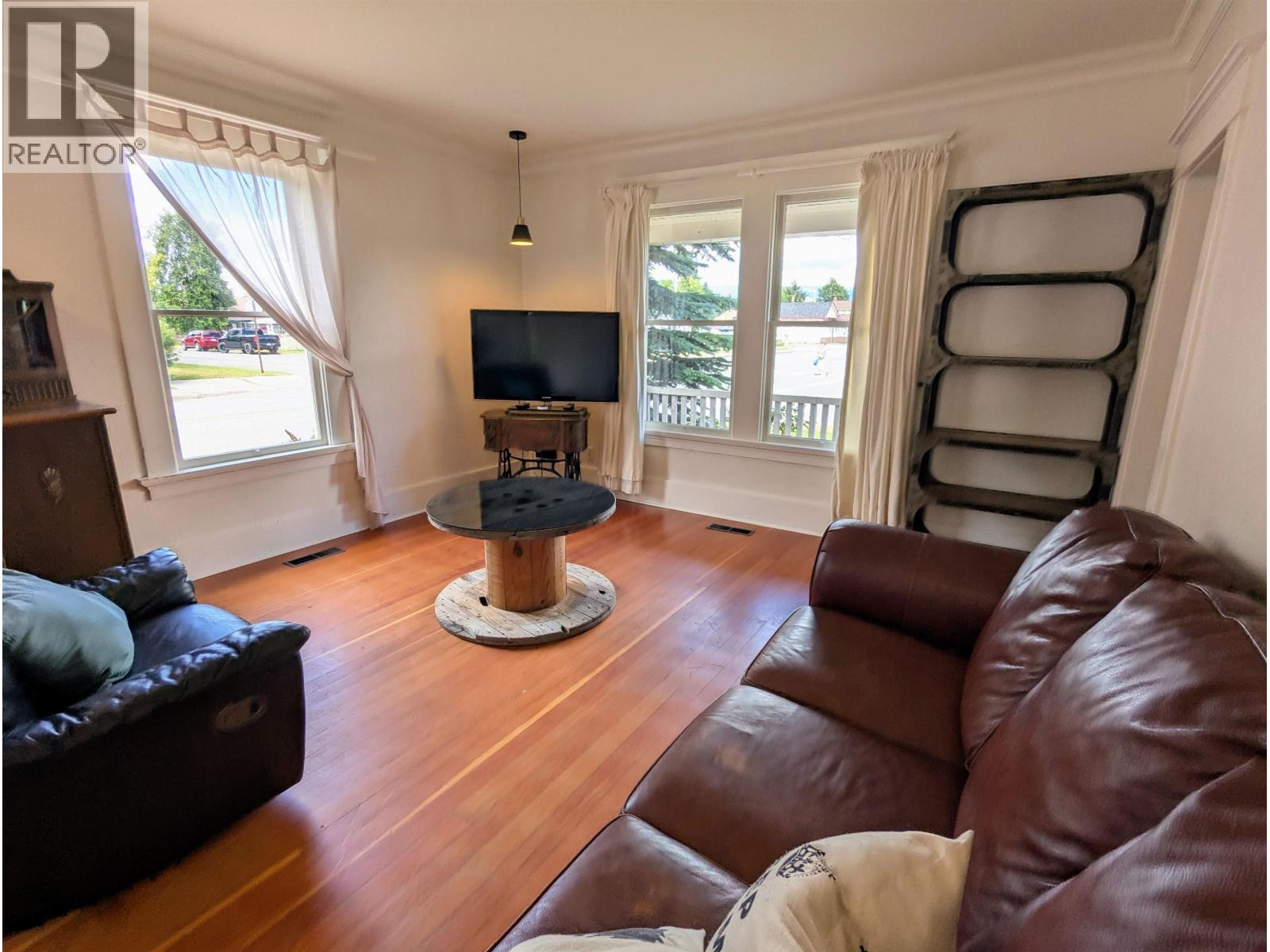 3891 BROADWAY Avenue, Smithers