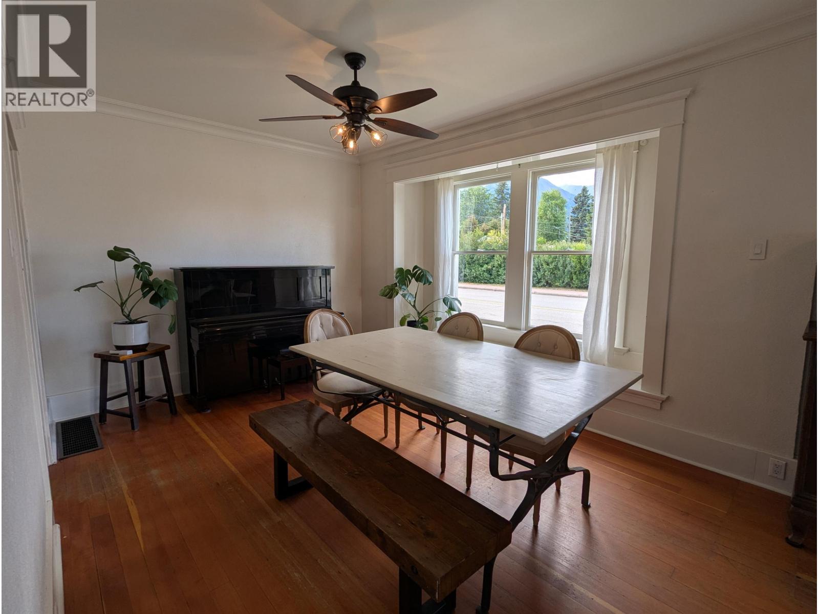 3891 BROADWAY Avenue, Smithers