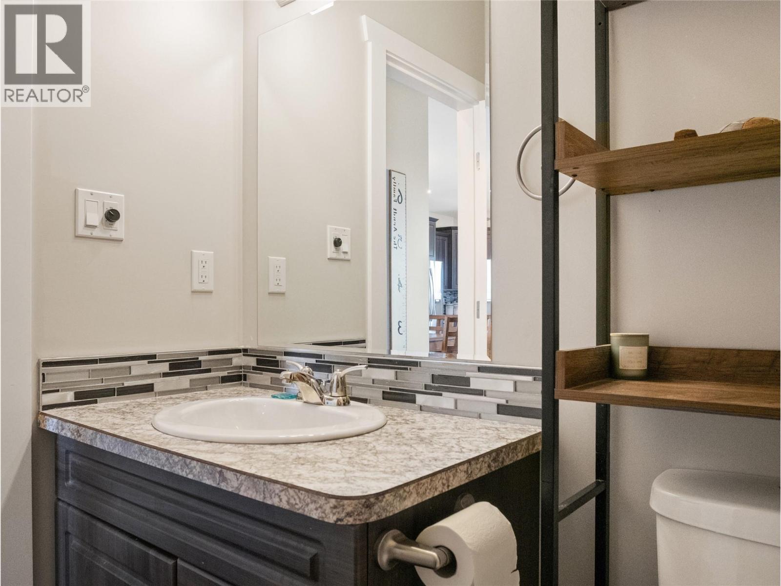 4830 Elevator Road, Pouce Coupe