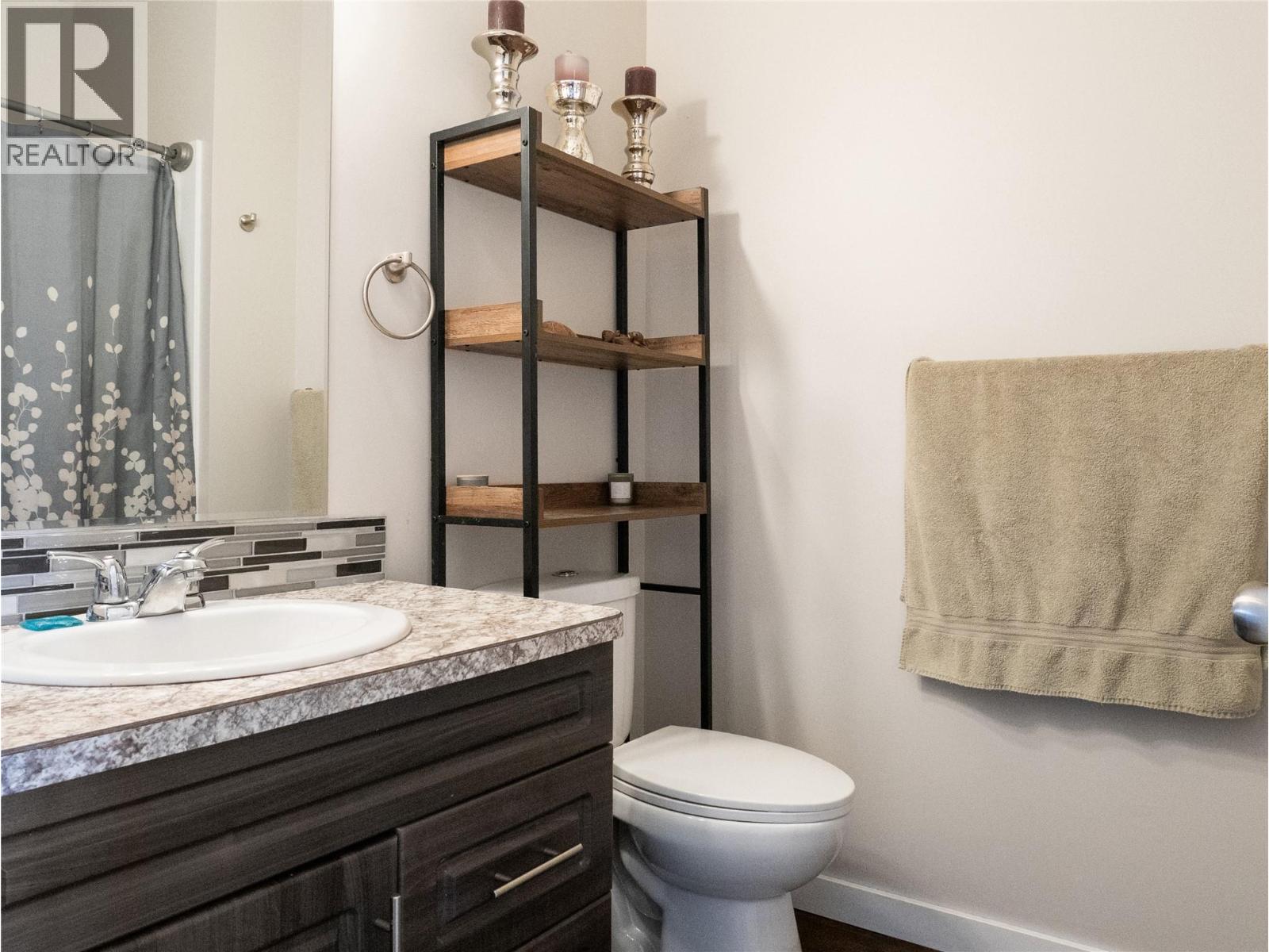 4830 Elevator Road, Pouce Coupe