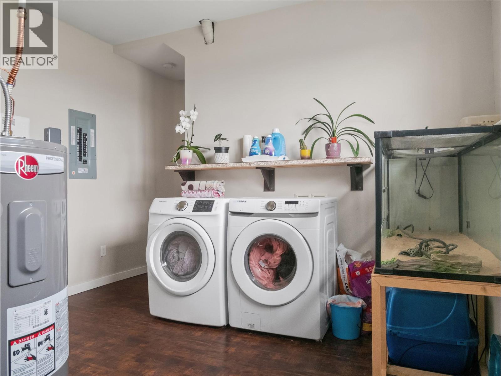 4830 Elevator Road, Pouce Coupe