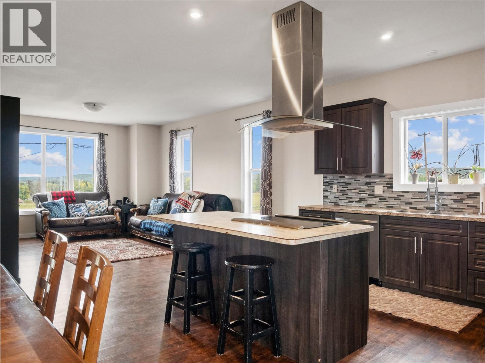 4830 Elevator Road, Pouce Coupe