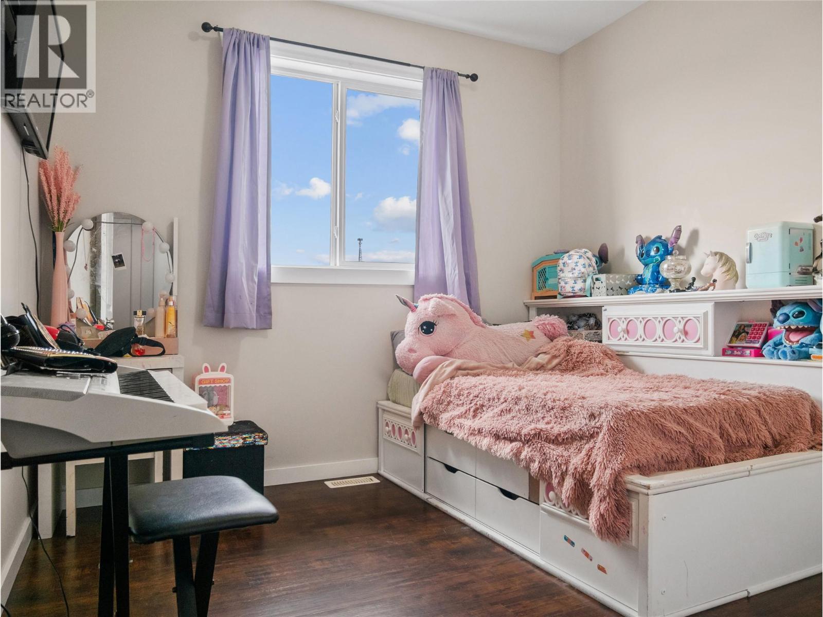 4830 Elevator Road, Pouce Coupe