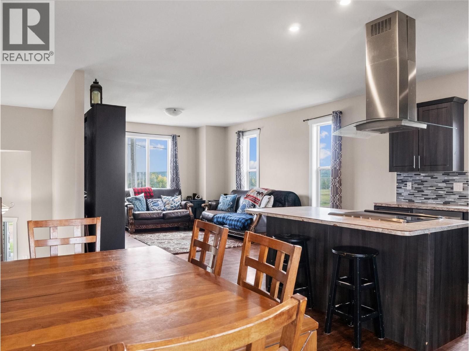 4830 Elevator Road, Pouce Coupe