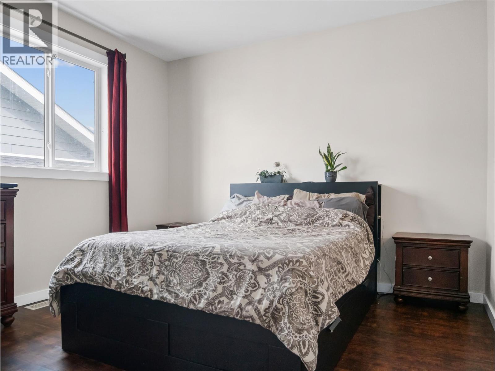 4830 Elevator Road, Pouce Coupe