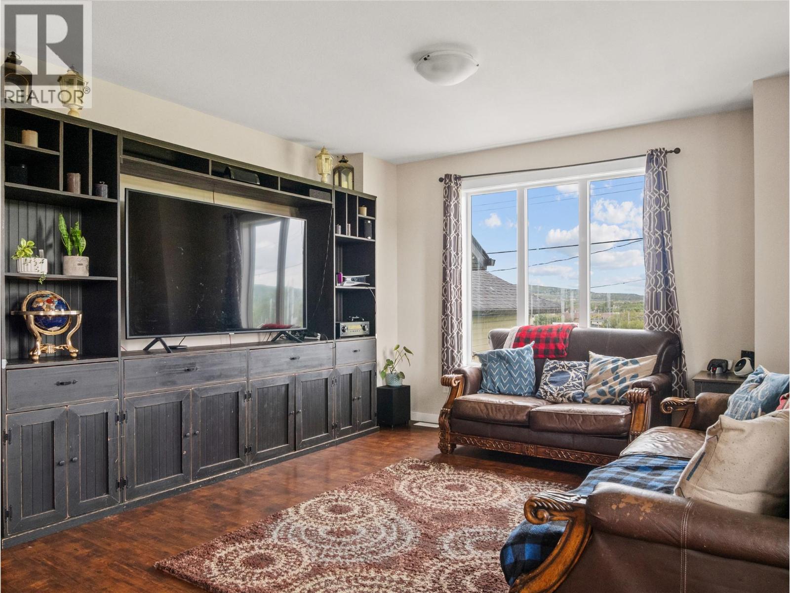 4830 Elevator Road, Pouce Coupe