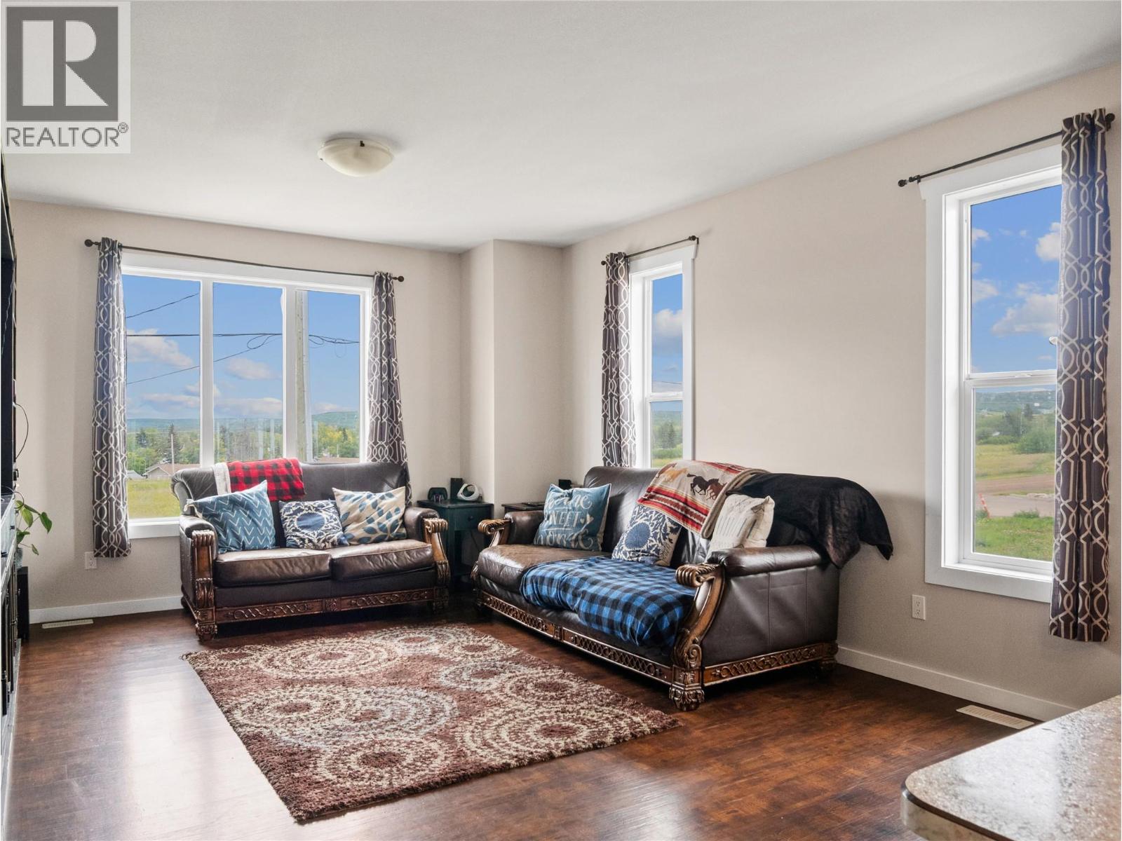 4830 Elevator Road, Pouce Coupe