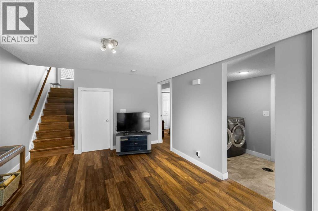 Single Family House Bungalow for Sale in  Macewan Glen Drive NW MacEwan Glen Calgary 