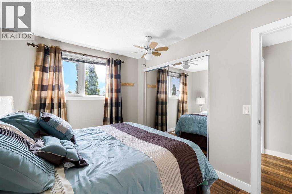 Single Family House Bungalow for Sale in  Macewan Glen Drive NW MacEwan Glen Calgary 