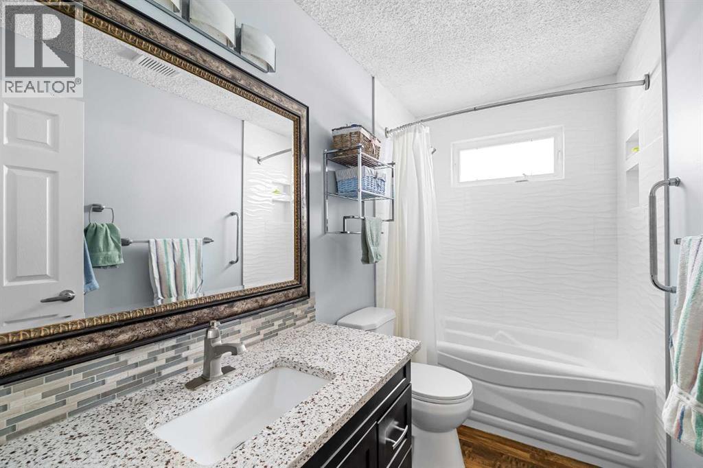 Single Family House Bungalow for Sale in  Macewan Glen Drive NW MacEwan Glen Calgary 