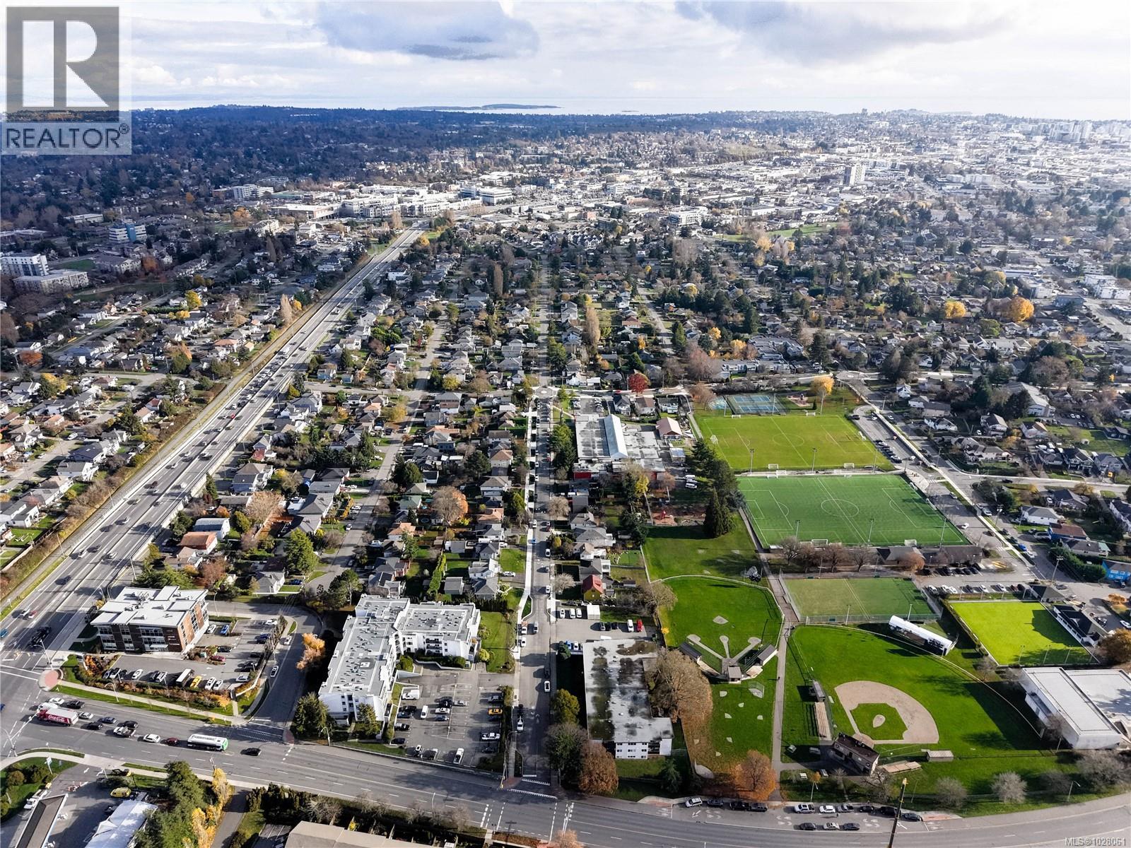 352 BURNSIDE RD W - 19