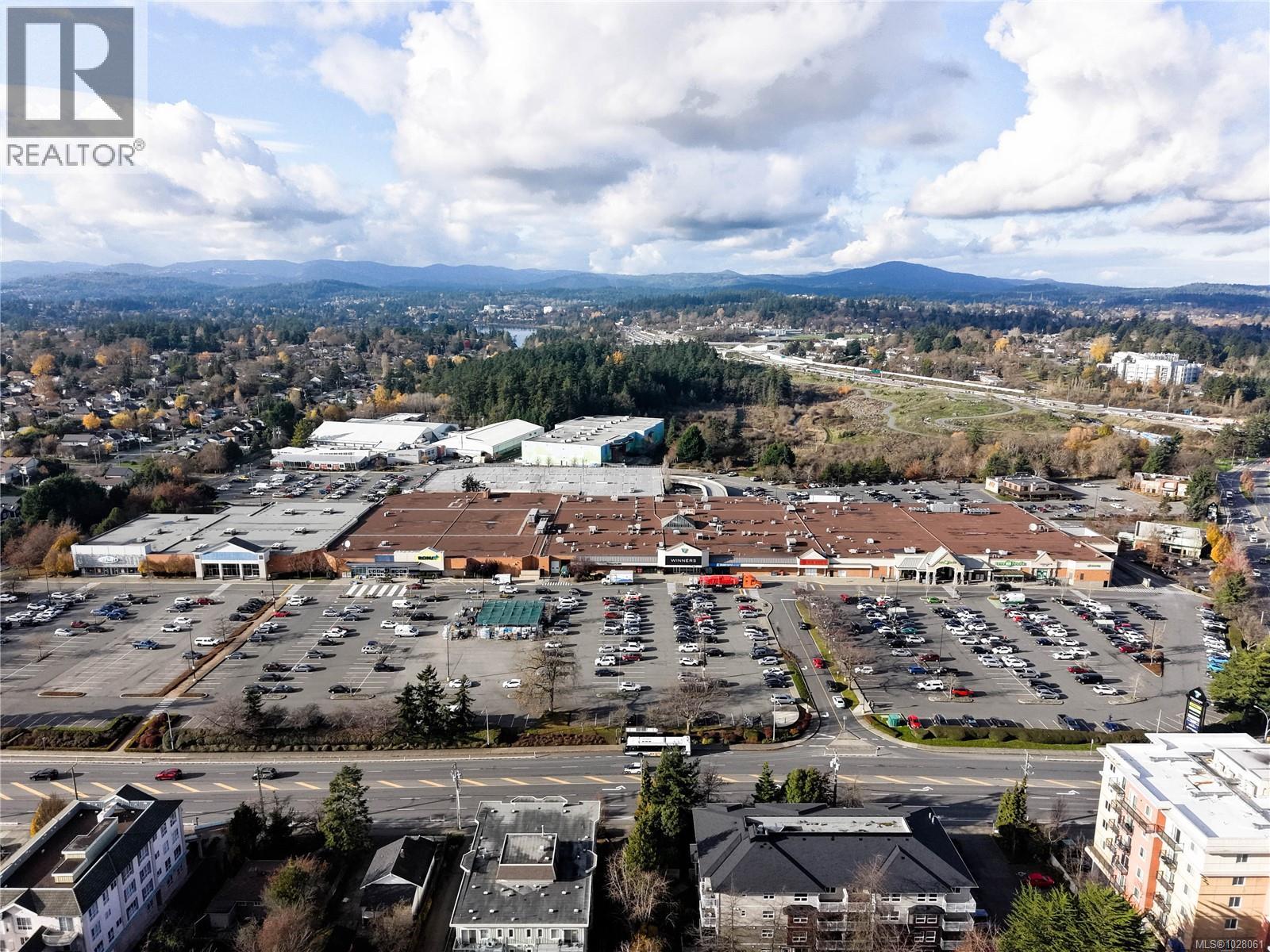 352 BURNSIDE RD W - 23