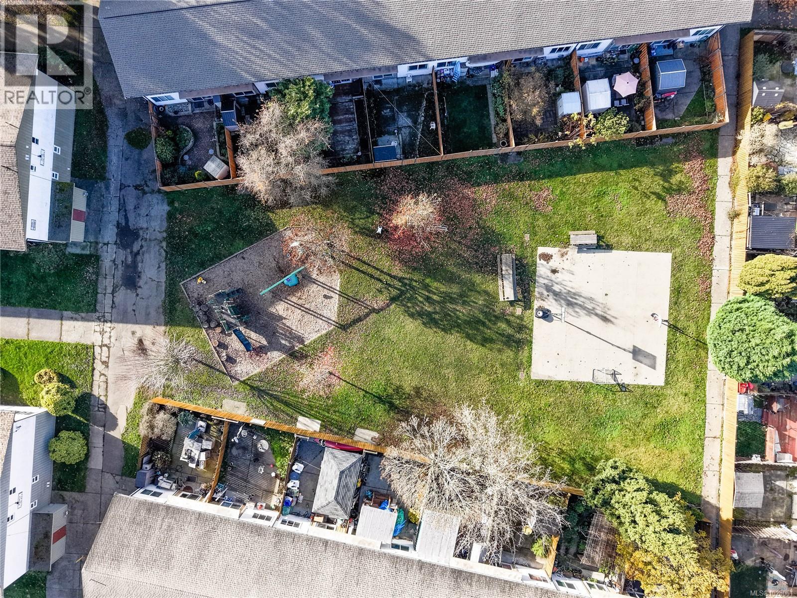 352 BURNSIDE RD W - 26