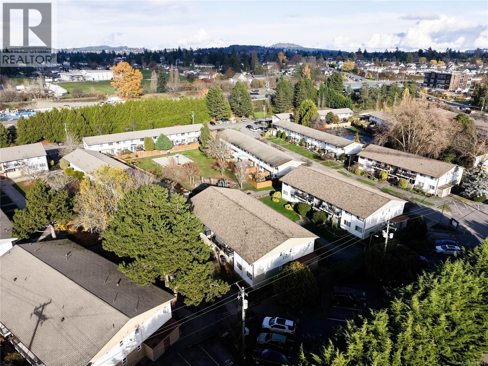 352 BURNSIDE RD W - 28