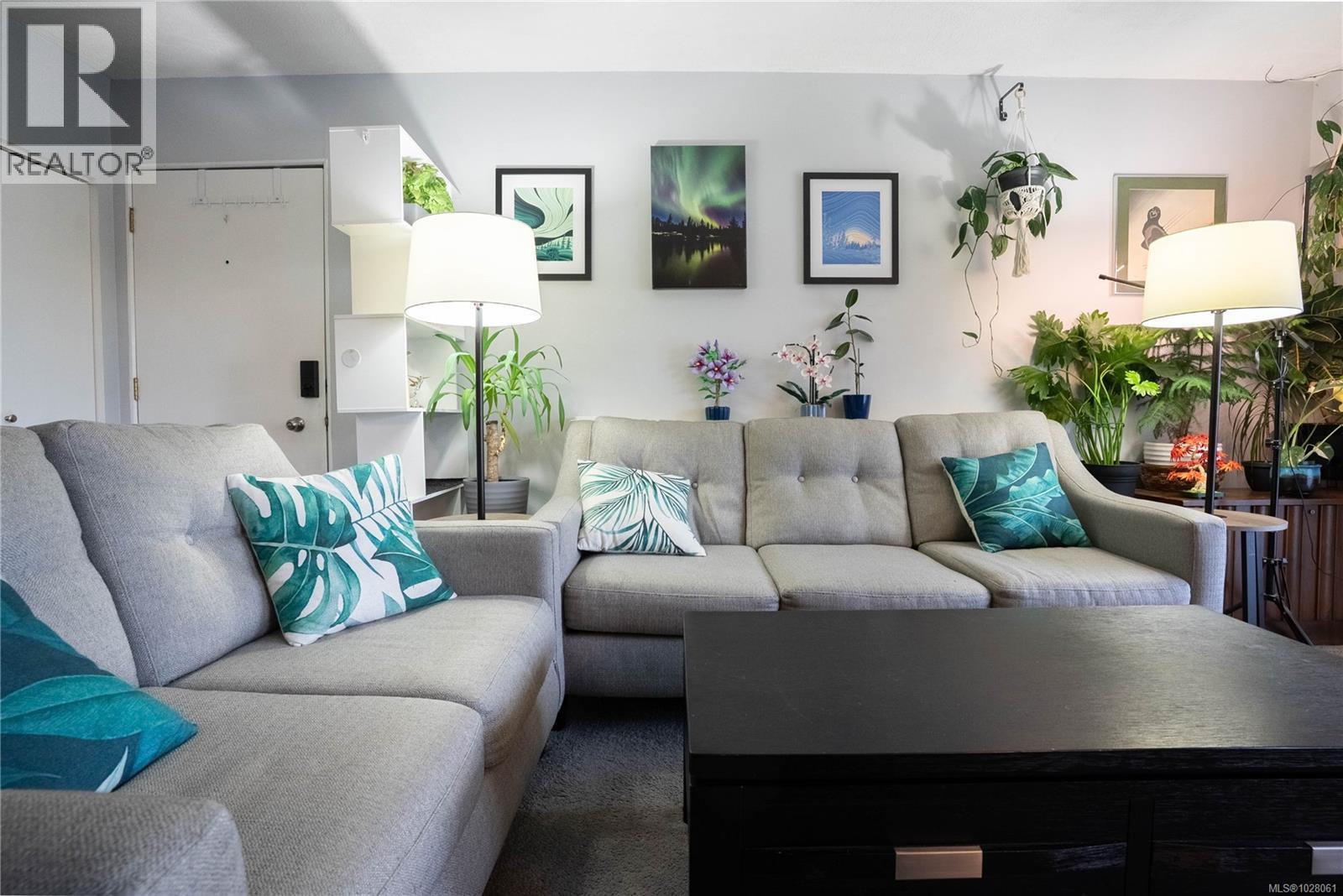 352 BURNSIDE RD W - Image 3