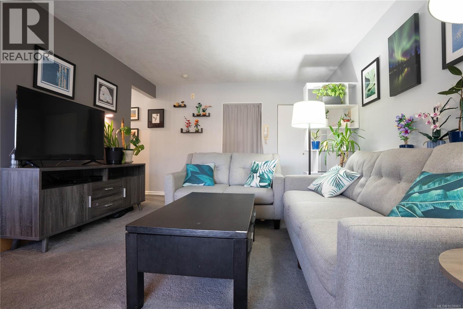 352 BURNSIDE RD W - 5