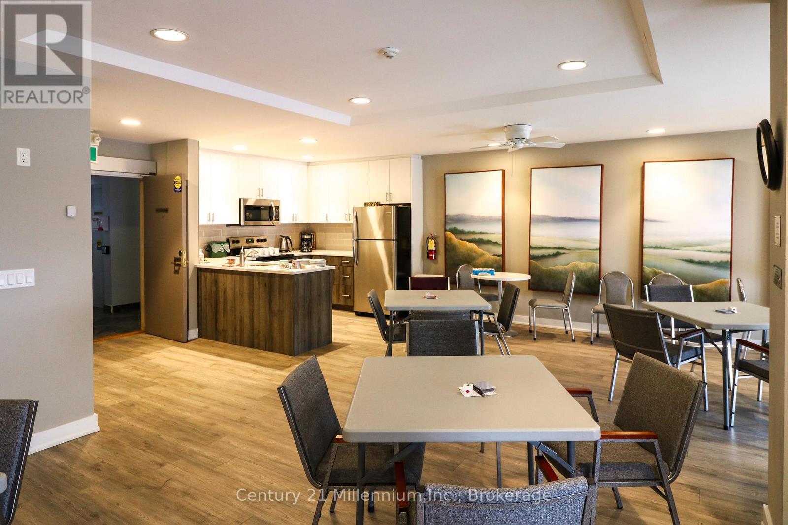 #614 172 EIGHTH STREET - Image 24