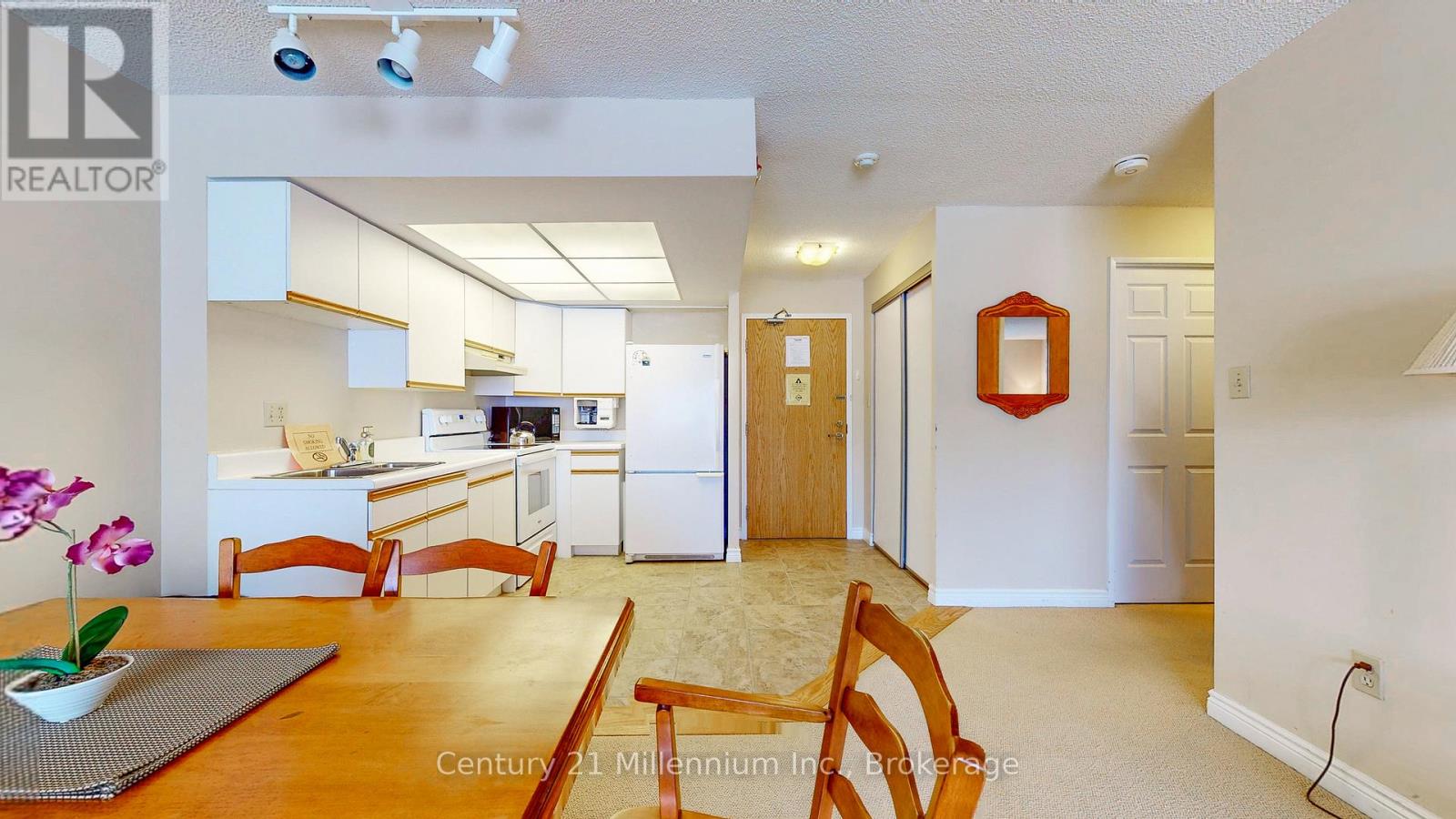 #614 172 EIGHTH STREET - Image 28