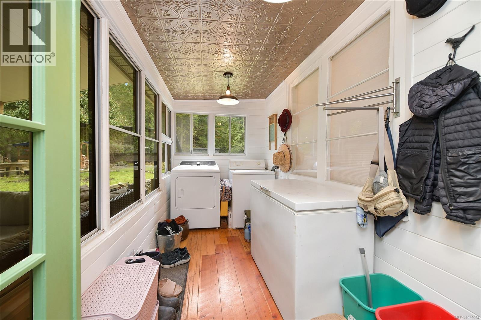  370 Campbell Bay Road, Mayne Island