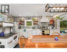 370 Campbell Bay Rd, Mayne Island, BC V0N2J1 Photo 27