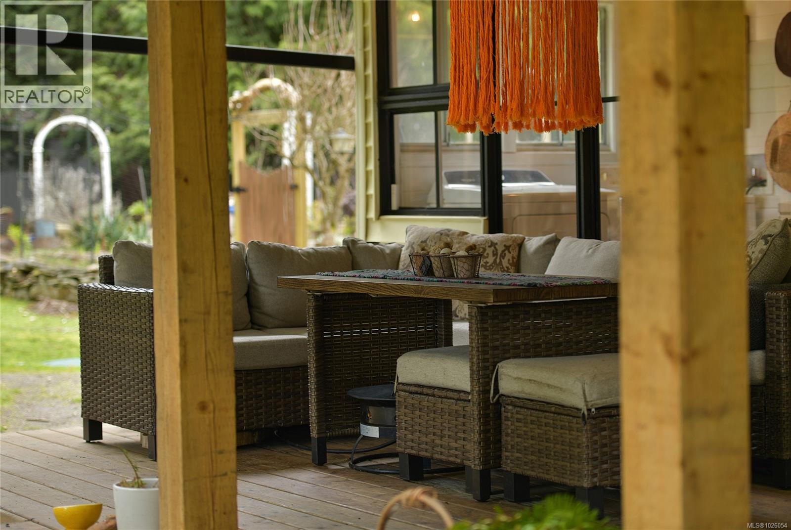  370 Campbell Bay Road, Mayne Island