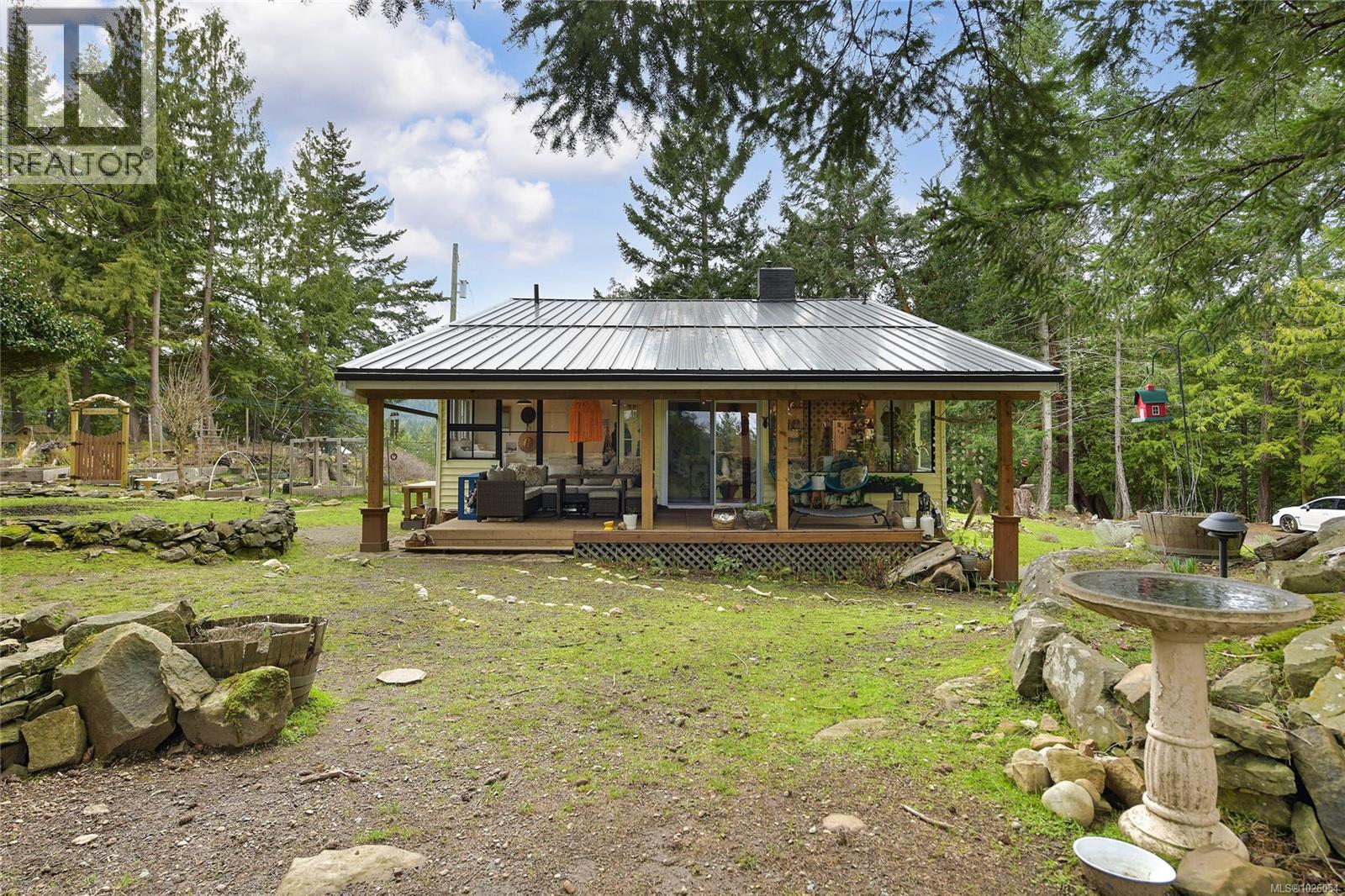  370 Campbell Bay Road, Mayne Island