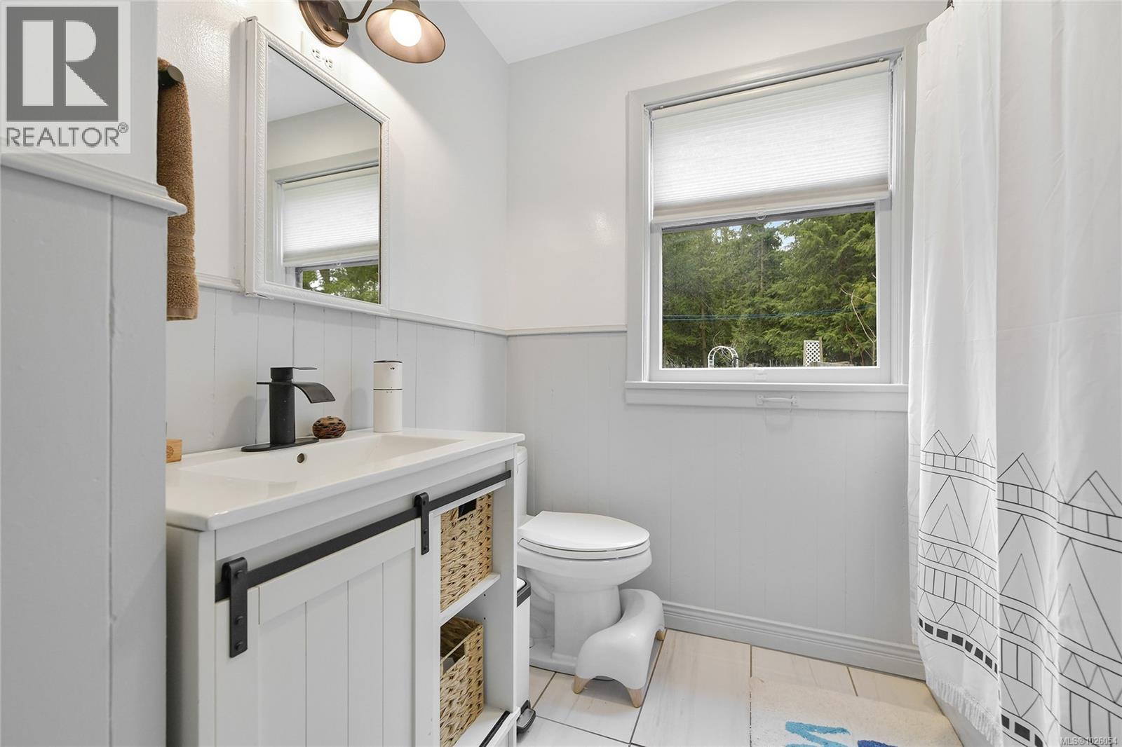  370 Campbell Bay Road, Mayne Island