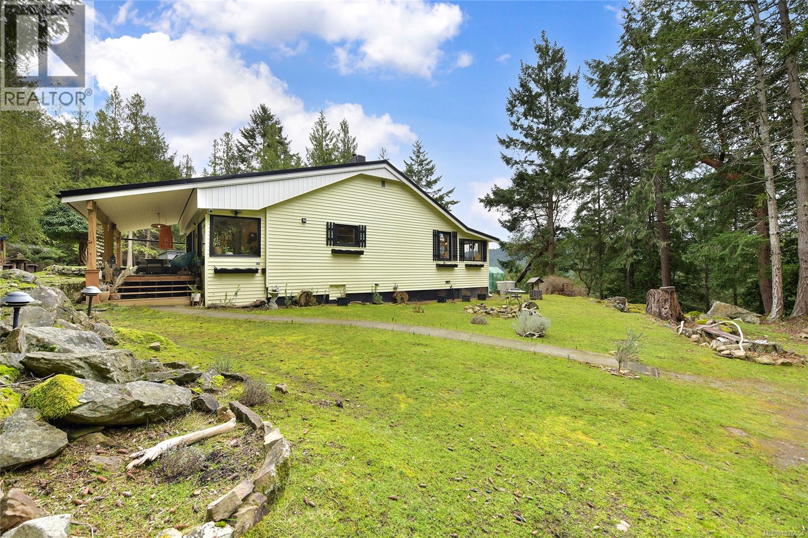  370 Campbell Bay Road, Mayne Island